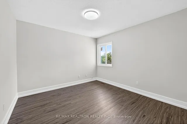 Additional image 28 of 17 Lenthall Ave