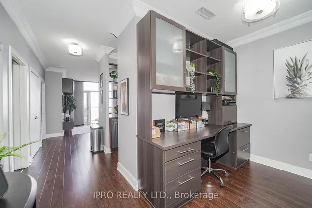 Additional image 33 of 135 Village Green Sq Unit PH21