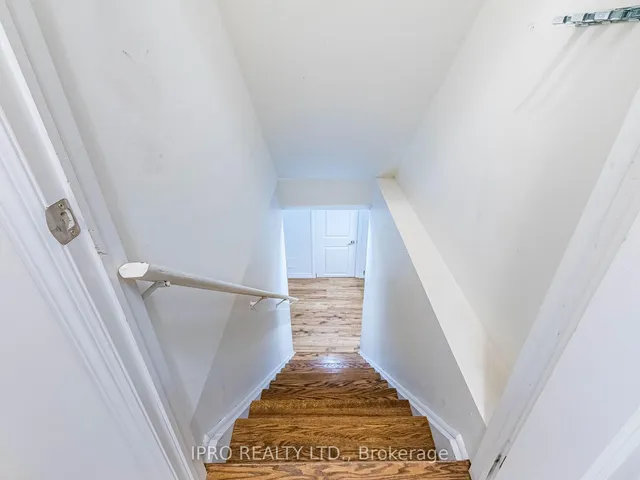 Additional image 31 of 67 Locker Pl