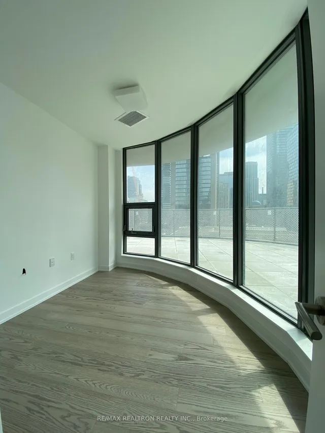 Additional image 12 of 11 Wellesley St Unit 607