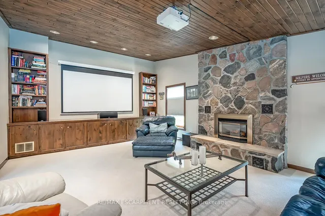 Additional image 11 of 275 Alexander Crt