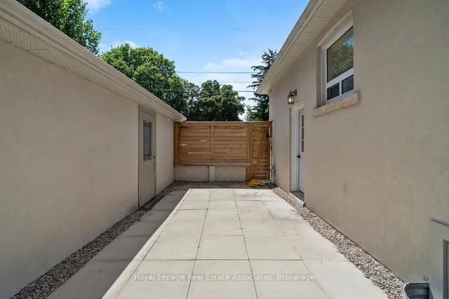 Additional image 33 of 107 Court St