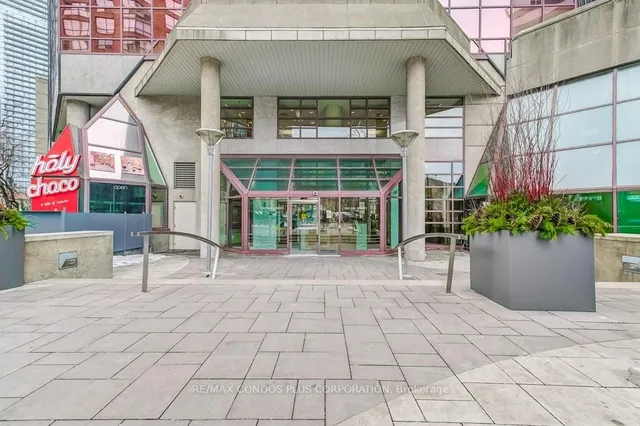 Additional image 4 of 1001 Bay St Unit 2705