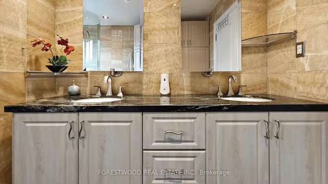 Additional image 10 of 571 Silver Creek Blvd