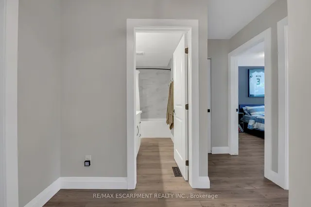 Additional image 26 of 15 Derby St Unit 4