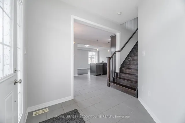 Additional image 6 of 2 Lothbury Dr