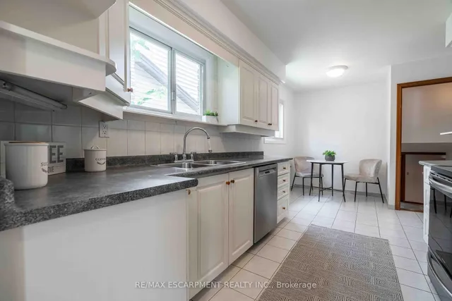 Additional image 5 of 179 Appleford Crt