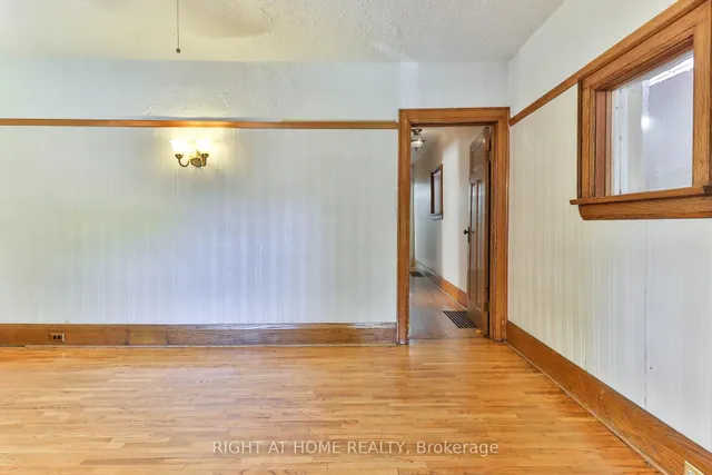 Additional image 14 of 948 Runnymede Rd