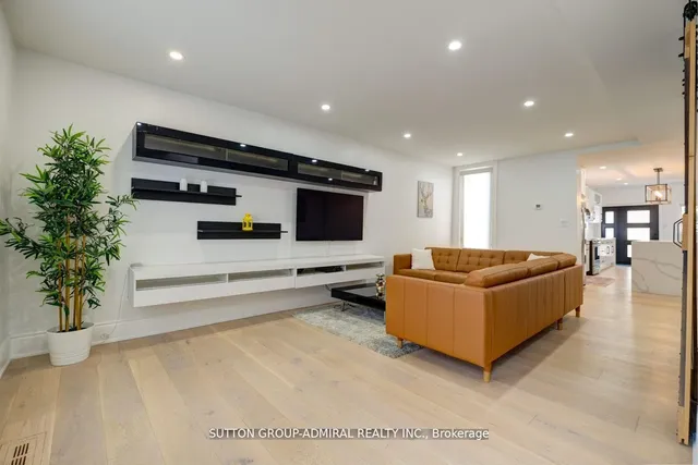 Additional image 7 of 70 Carlaw Ave