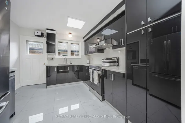 Additional image 11 of 2 Dunster Cres