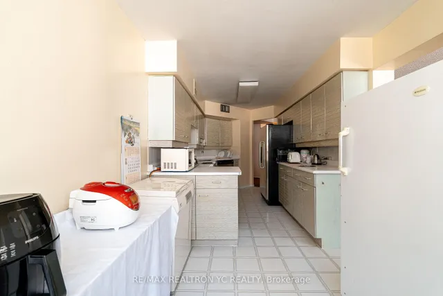 Additional image 6 of 30 Greenfield Ave Unit 614