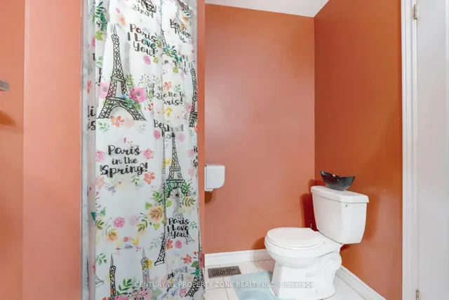 Additional image 10 of 33 Kayak Hts