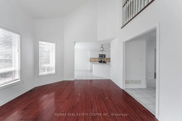 Additional image 19 of 6 Baccarat Cres