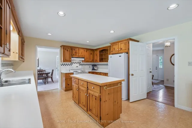 Additional image 14 of 80 Mae Crt