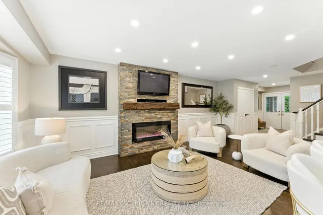 Additional image 7 of 2484 Whitehorn Dr