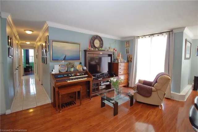 Additional image 9 of 90 Ling Rd Unit 904