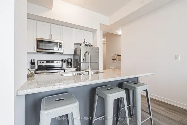 Additional image 3 of 460 Dundas St Unit 505