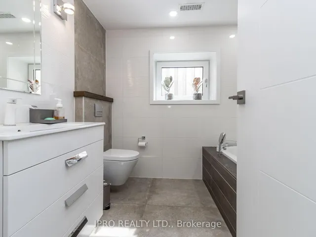 Additional image 34 of 568 DYNES Rd