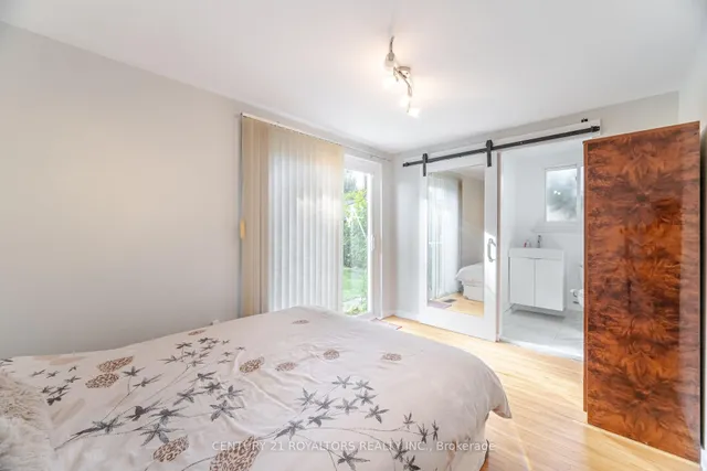 Additional image 20 of 32 Farmington Dr