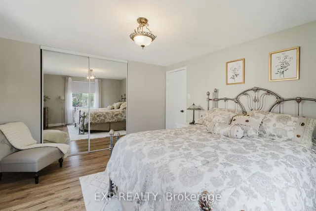 Additional image 24 of 8 Viva Crt