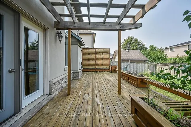 Additional image 36 of 242 Eringate Dr