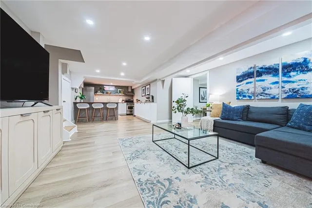 Additional image 33 of 11 Dydzak Crt