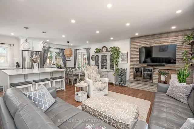 Additional image 7 of 2061 Halton Pl