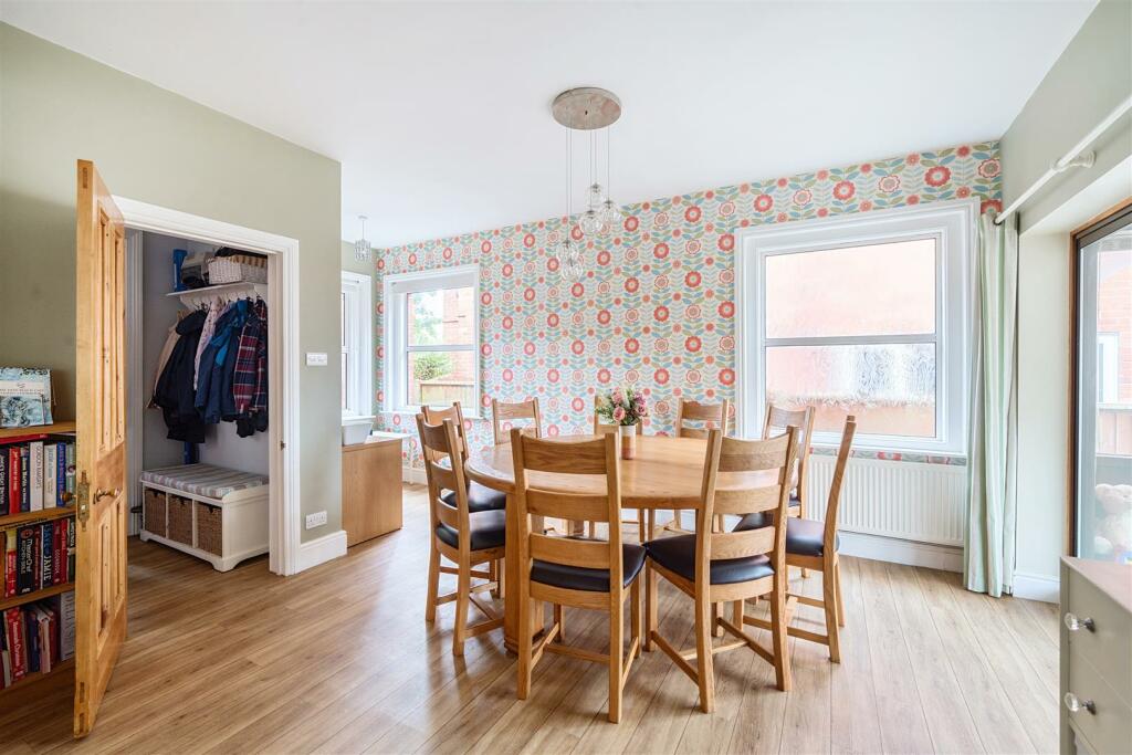 Additional image 14 of Grove Avenue, Yeovil