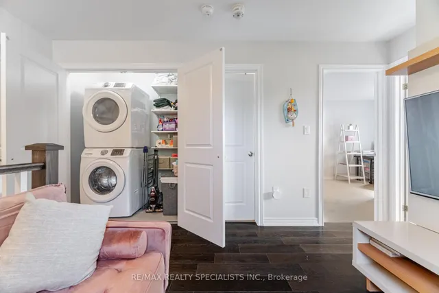 Additional image 36 of 90 Raymond Rd Unit 6