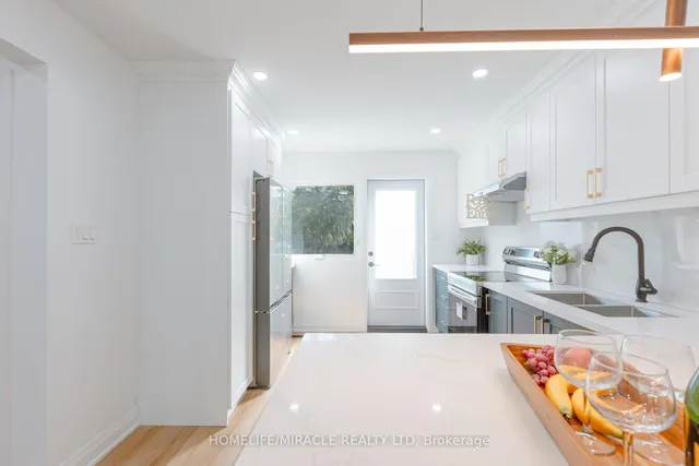 Additional image 12 of 3594 Laddie Cres