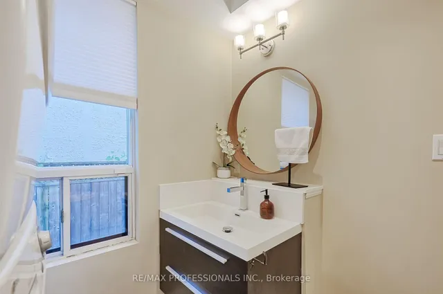 Additional image 33 of 53 Tilden Cres
