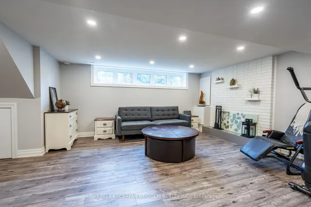 Additional image 16 of 324 Parkside Dr