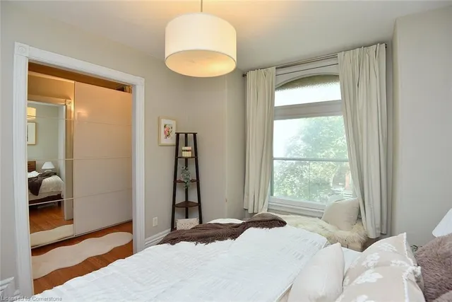 Additional image 28 of 293 Charlton Ave