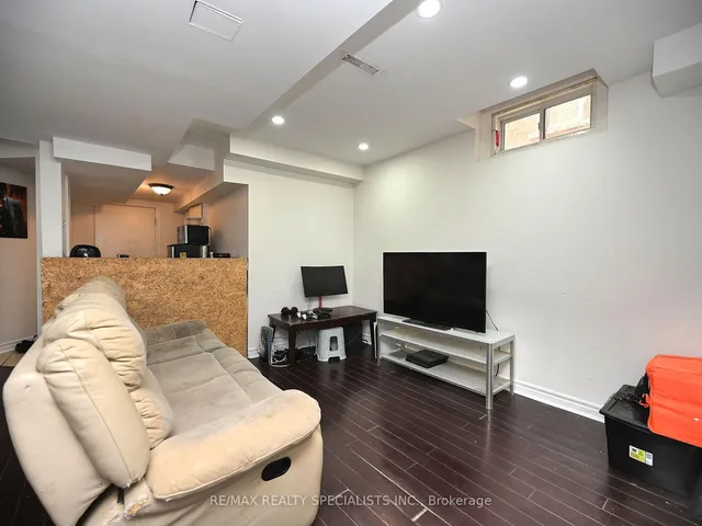 Additional image 40 of 64 Mossgrove Cres