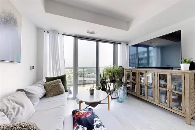 Additional image 16 of 3210 Dakota Common Common Unit A814