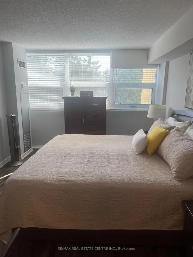 Additional image 7 of 8 Lisa St Unit 407