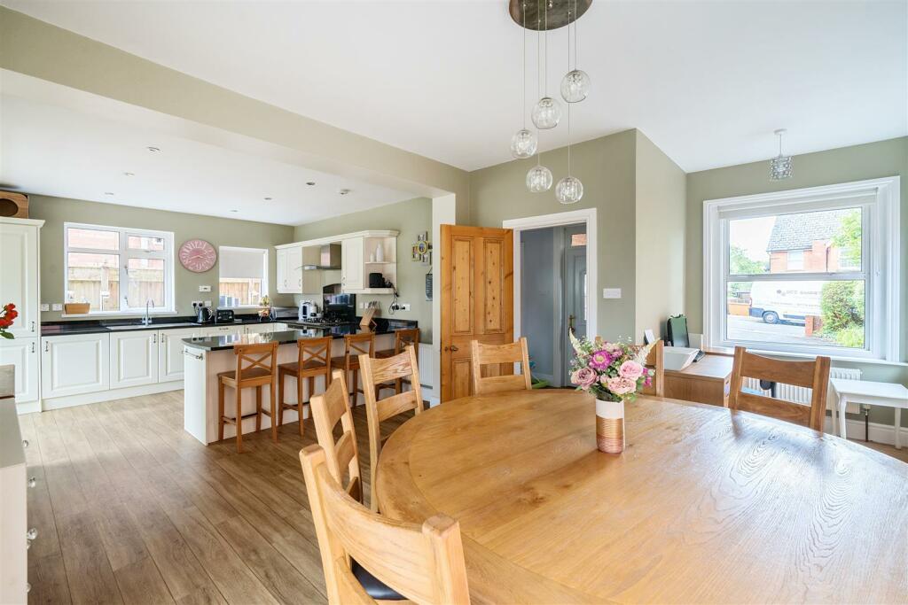 Additional image 4 of Grove Avenue, Yeovil