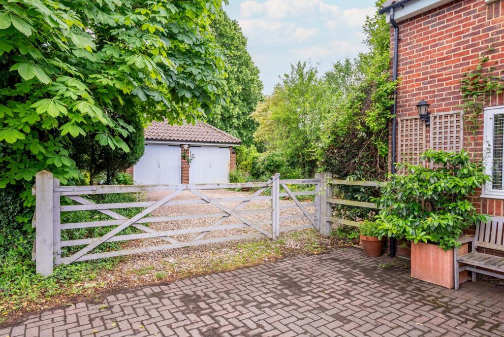 Additional image 21 of The Hill, Wheathampstead, St. Albans, Hertfordshire, AL4