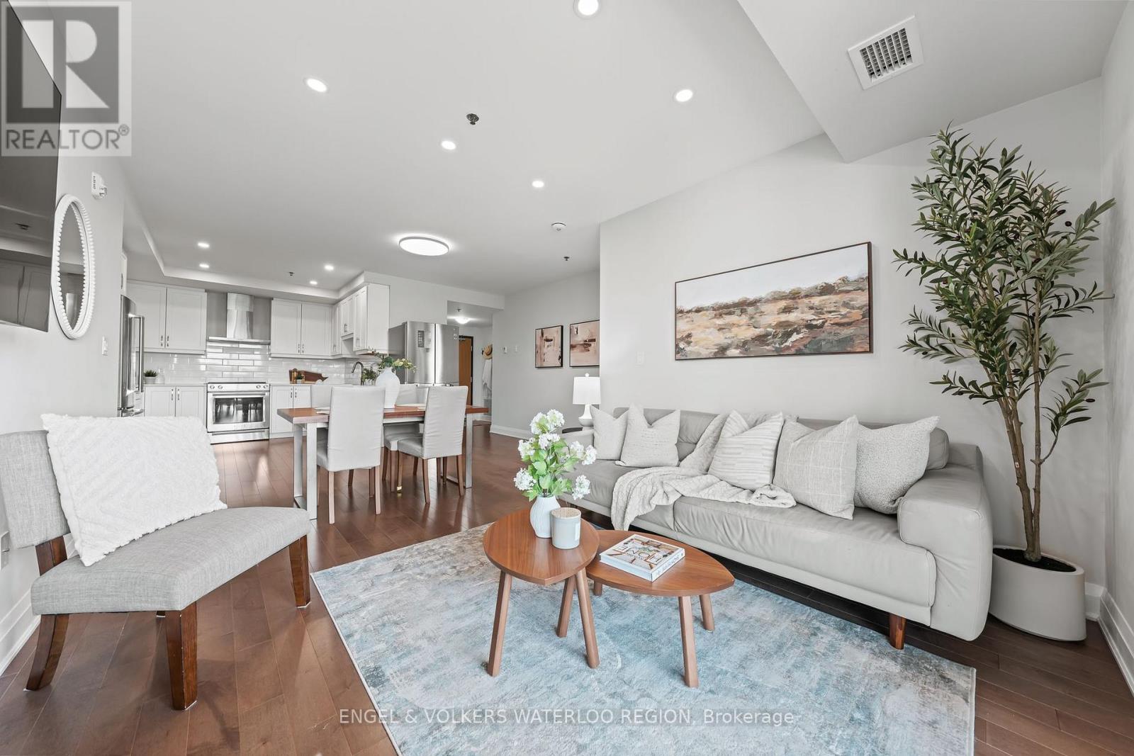 105 - 245 GREY SILO ROAD|Waterloo, Ontario N2K0G6