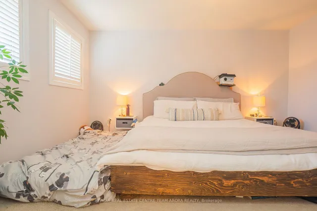 Additional image 13 of 608 Lumberton Cres