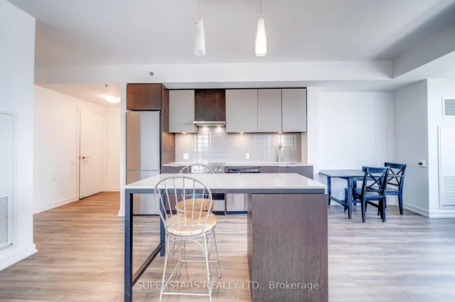 203 College St Unit 2004