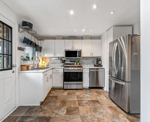 Additional image 18 of 588 Cochrane Rd