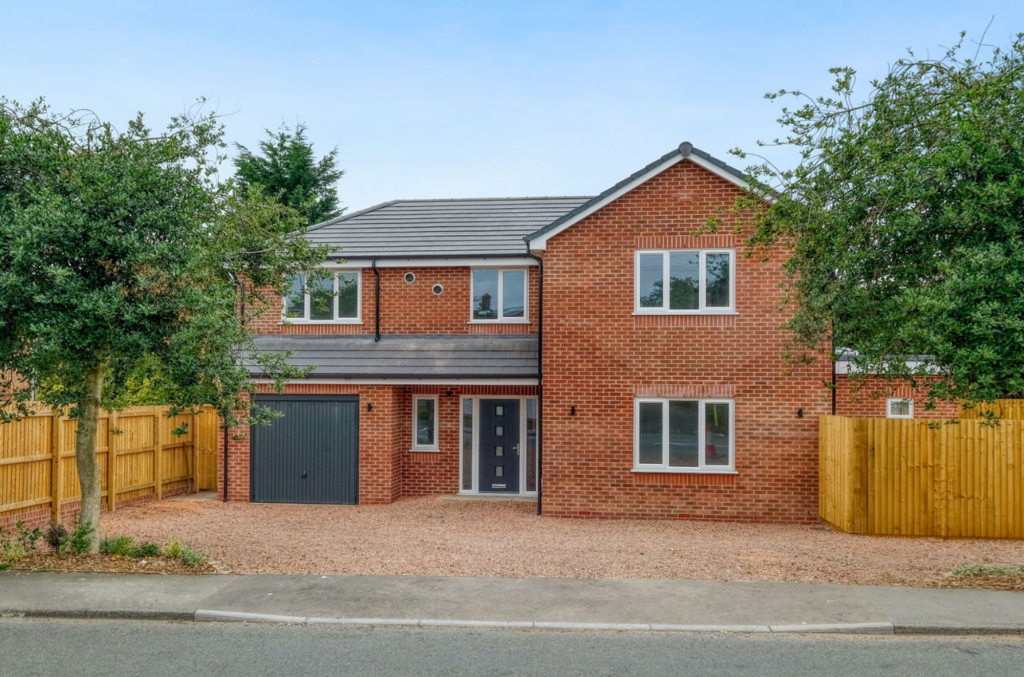 Alcester Road, Lickey End, B60