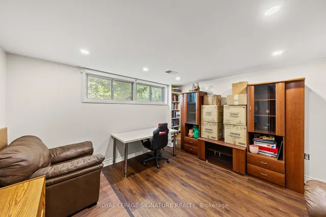 Additional image 28 of 2 Guytoi Crt