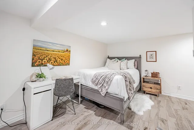 Additional image 40 of 104 Silver Birch Ave