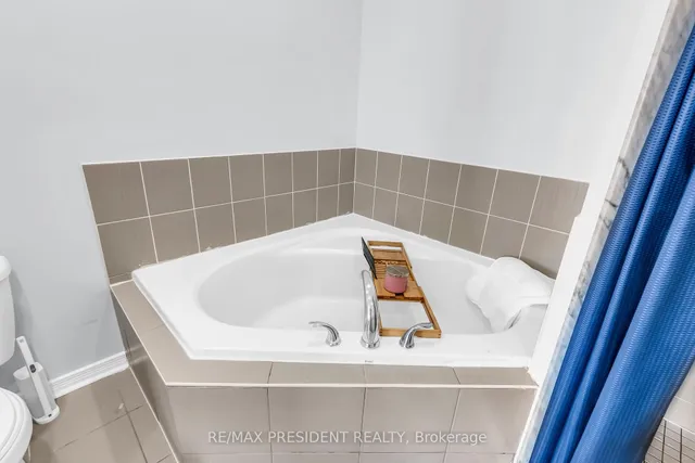 Additional image 21 of 971 Francine Cres