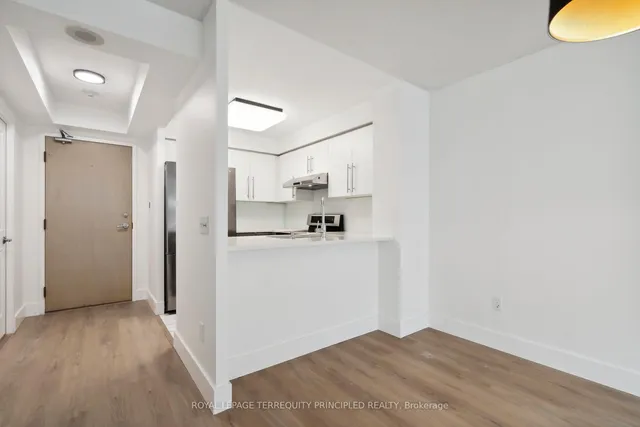 Additional image 11 of 942 Yonge St Unit 418