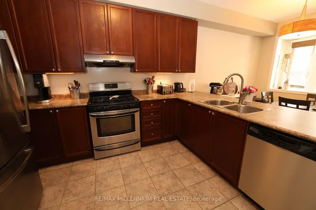 Additional image 11 of 1015 Galeway Blvd Unit 5