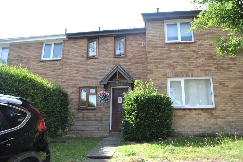 ***don't Miss Out,  Perfect First Home Or An Investment Opportunity,  No Chain, Offered As Vacant Possession***