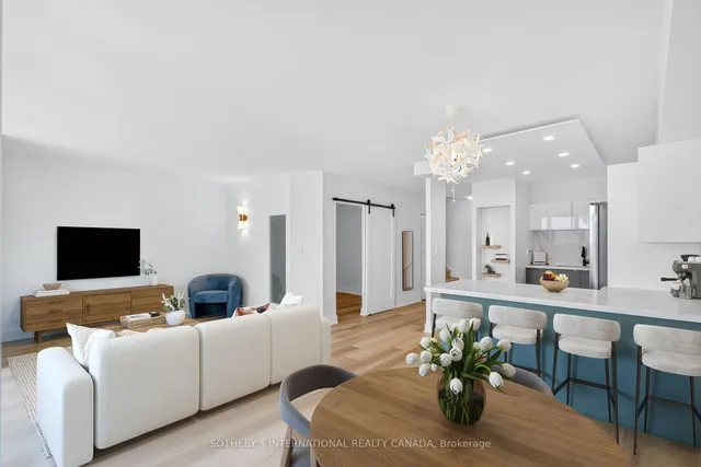 Additional image 4 of 33 Harbour Sq Unit 1423